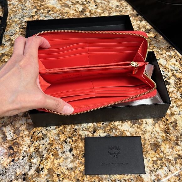 Mcm Saffiano Wallet - Picture 7 of 10